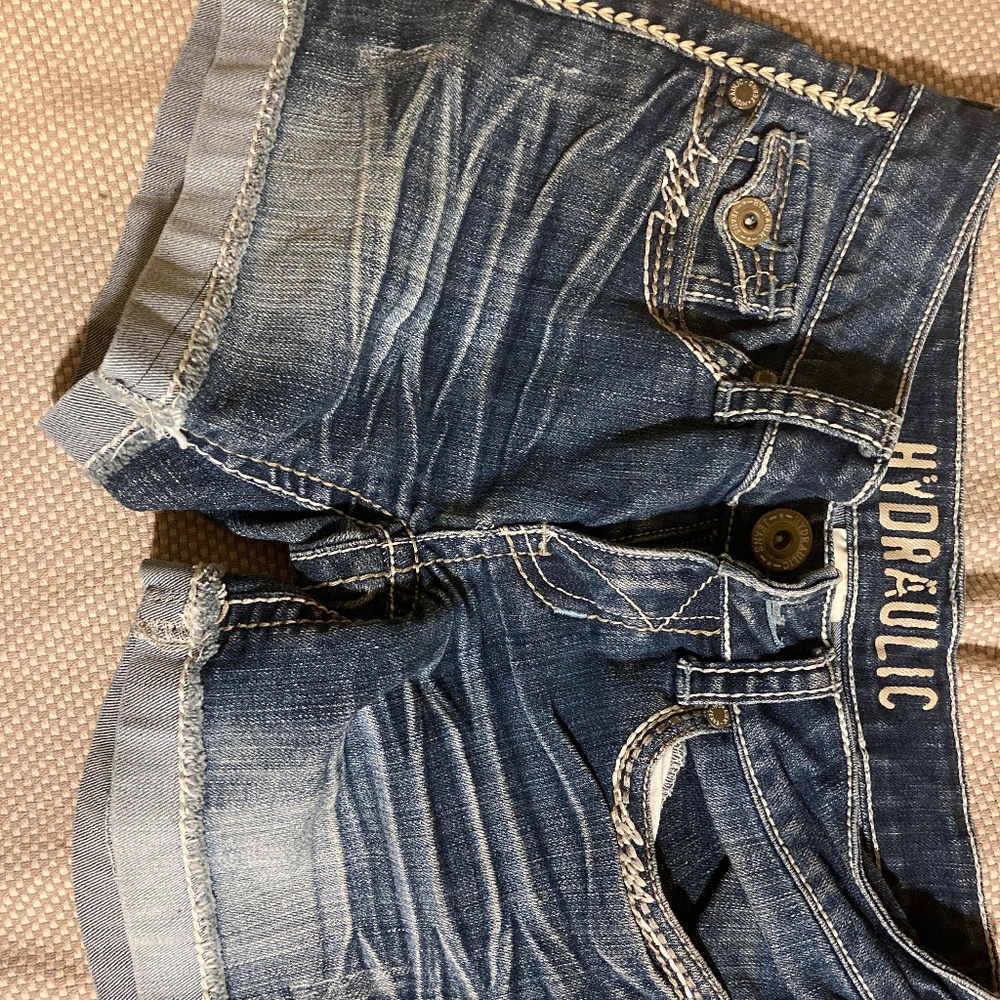 Hydraulic jean shorts
